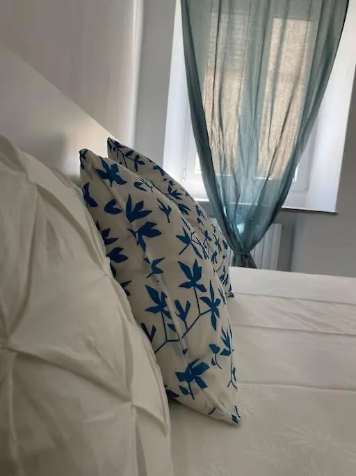 Apartmán Le Finestre Sul Borgo 1 Parma 0*,